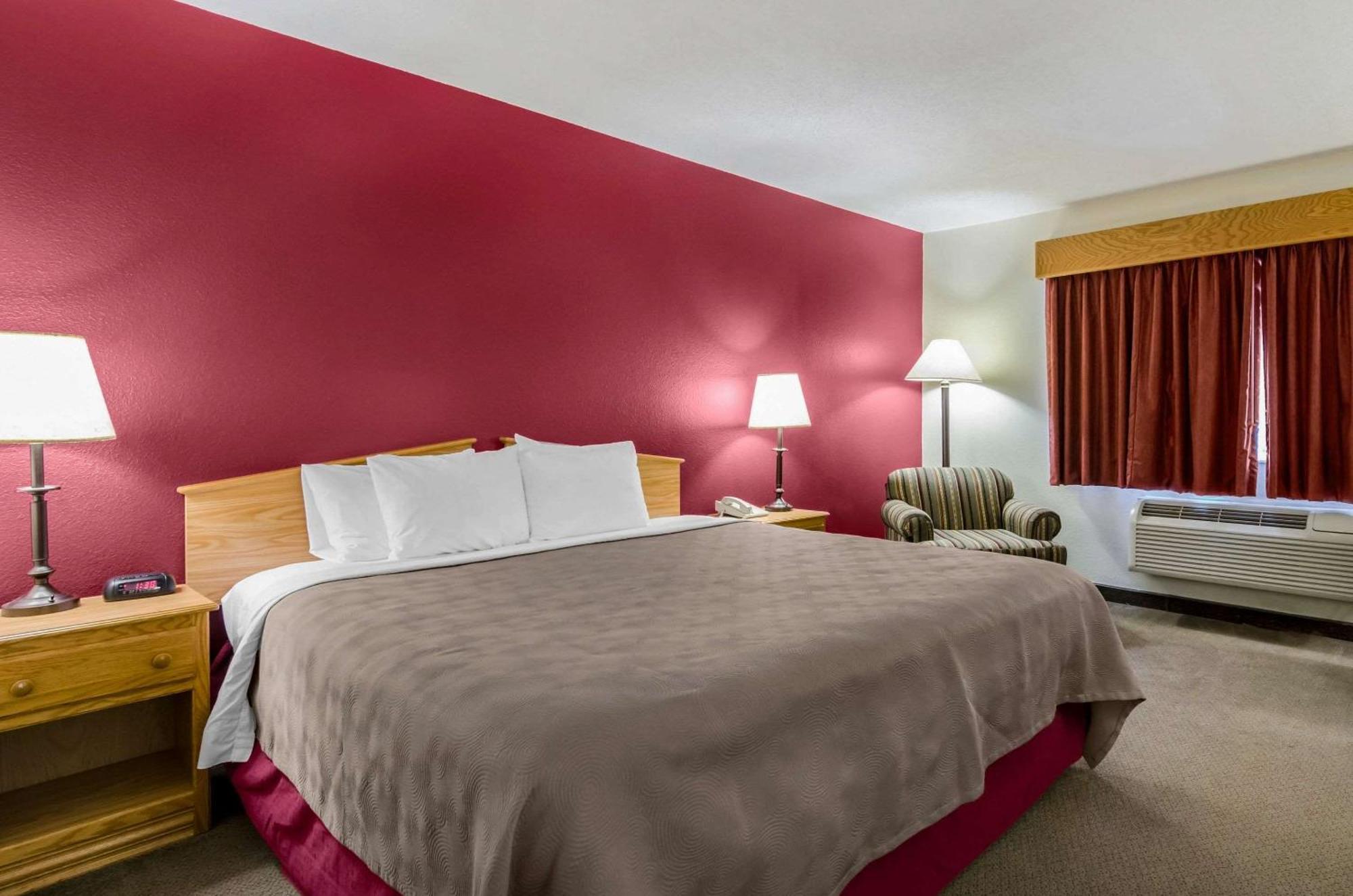 Rodeway Inn Hesston Εξωτερικό φωτογραφία