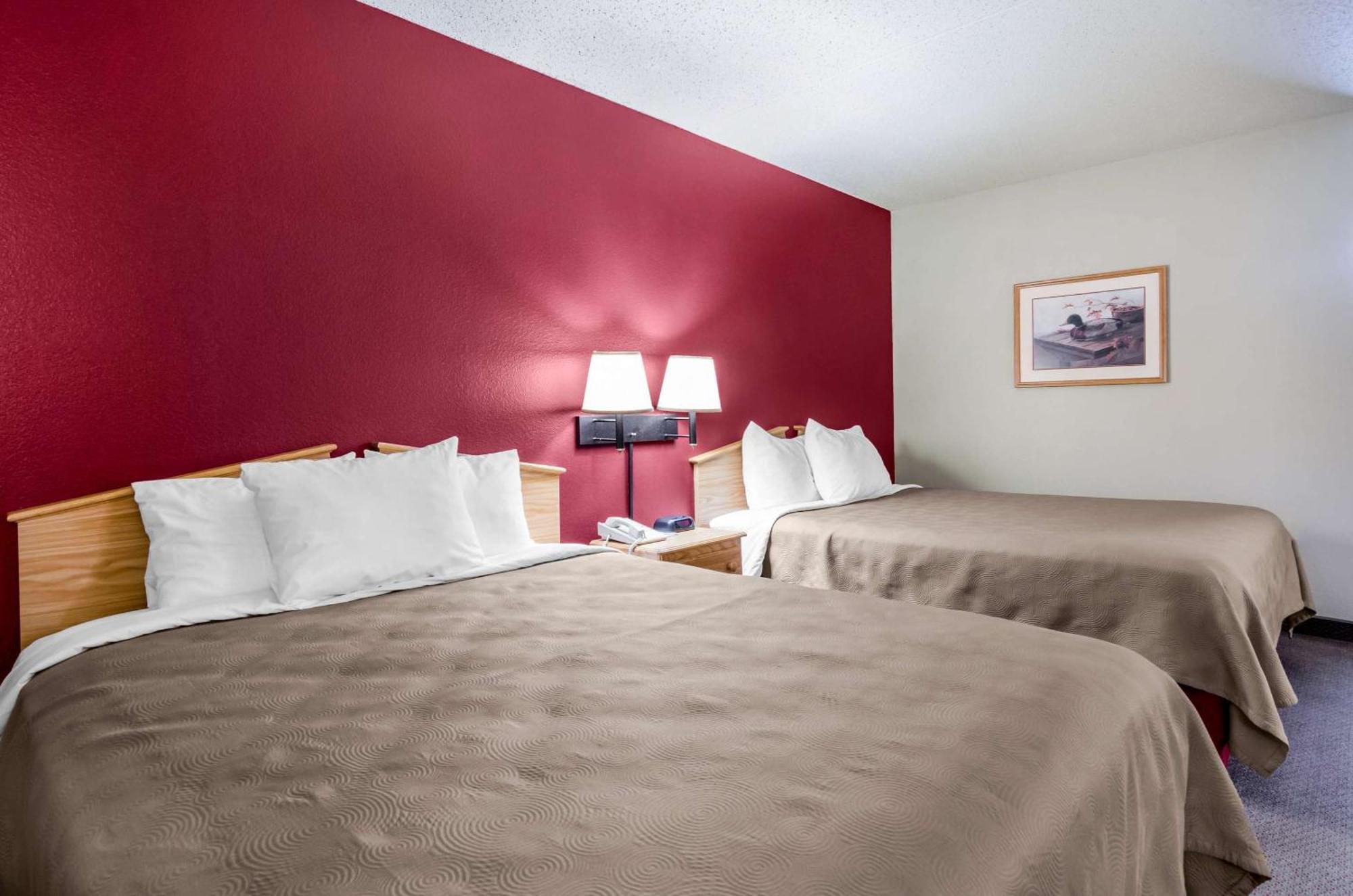 Rodeway Inn Hesston Εξωτερικό φωτογραφία
