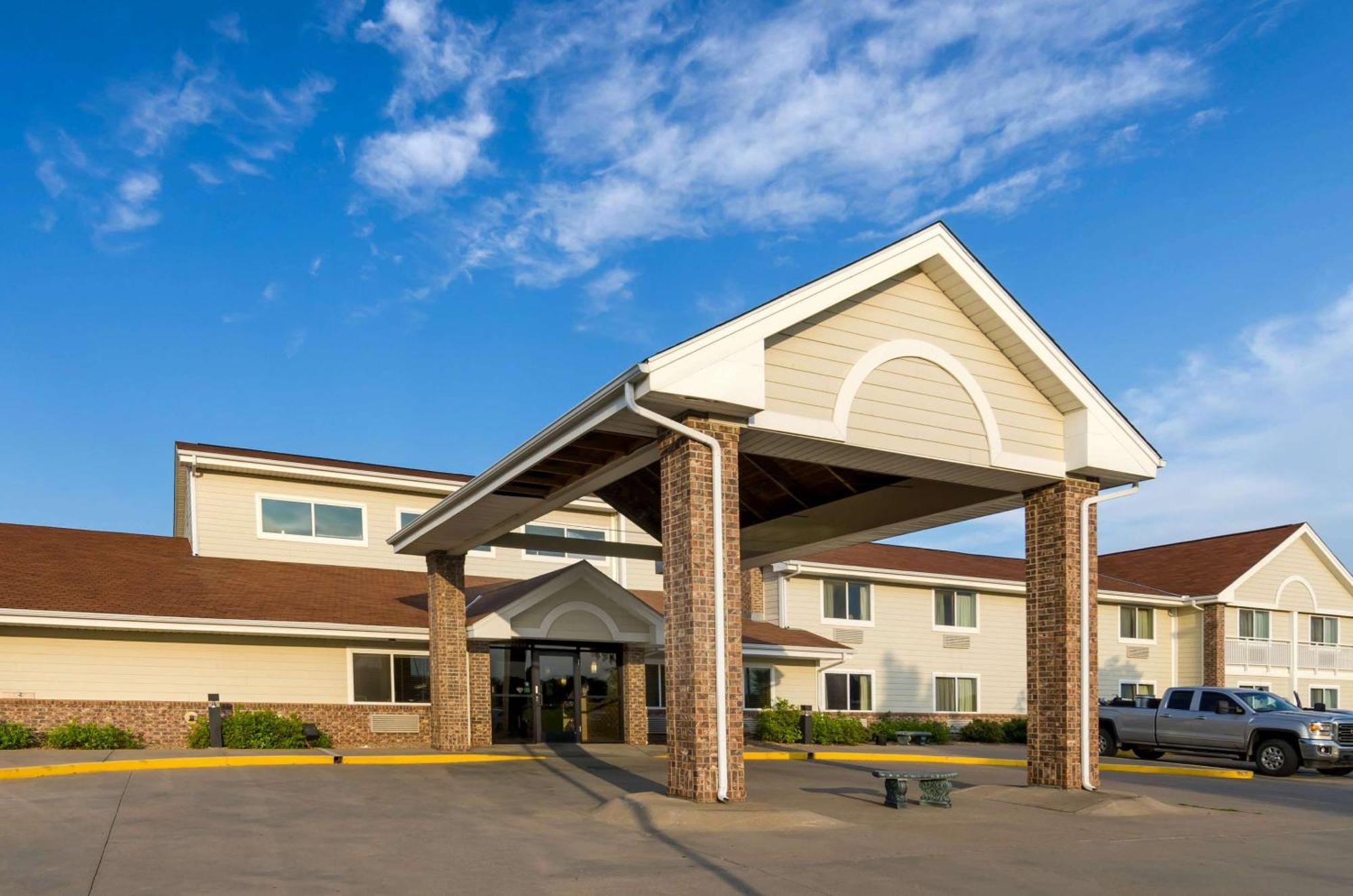 Rodeway Inn Hesston Εξωτερικό φωτογραφία