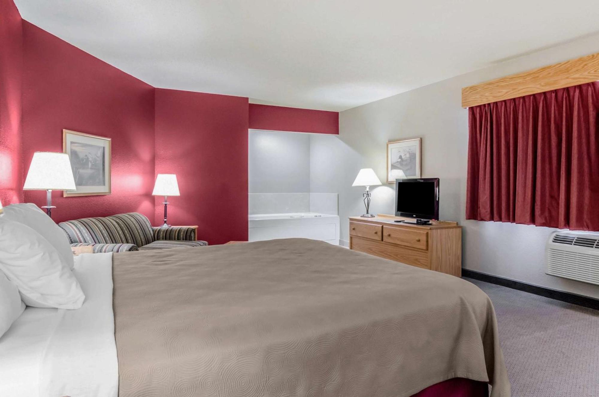 Rodeway Inn Hesston Εξωτερικό φωτογραφία