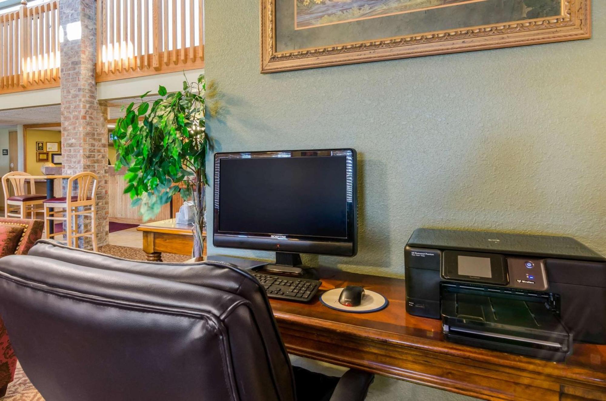 Rodeway Inn Hesston Εξωτερικό φωτογραφία