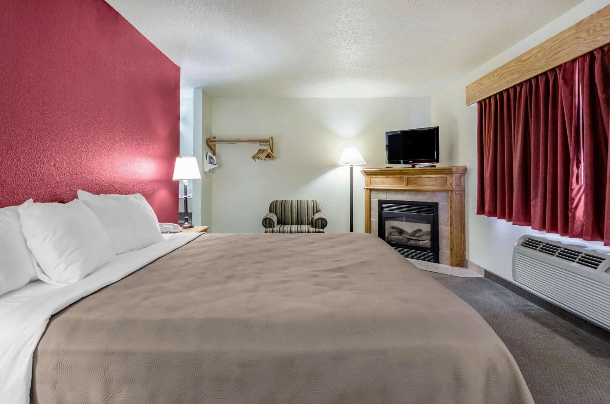 Rodeway Inn Hesston Εξωτερικό φωτογραφία