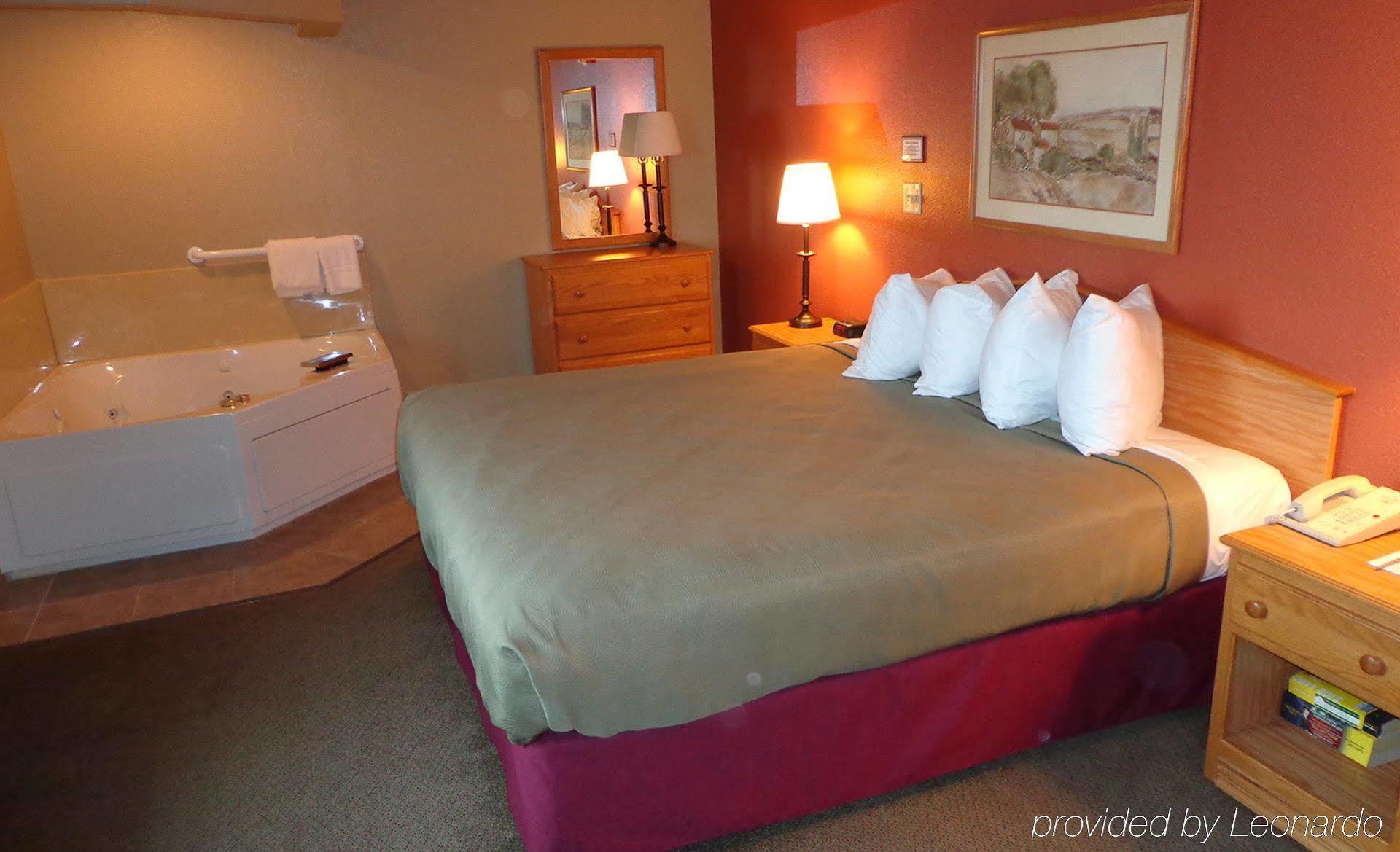 Rodeway Inn Hesston Εξωτερικό φωτογραφία