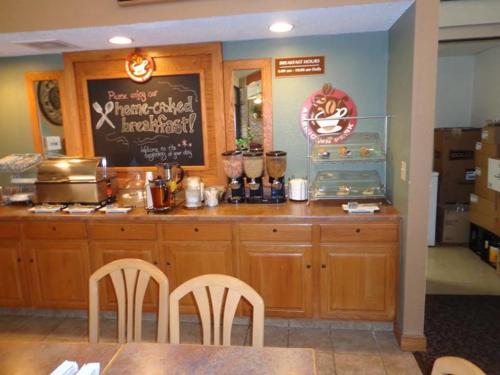 Rodeway Inn Hesston Εξωτερικό φωτογραφία