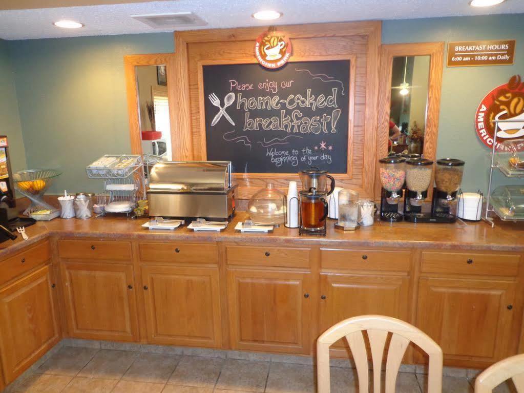 Rodeway Inn Hesston Εξωτερικό φωτογραφία